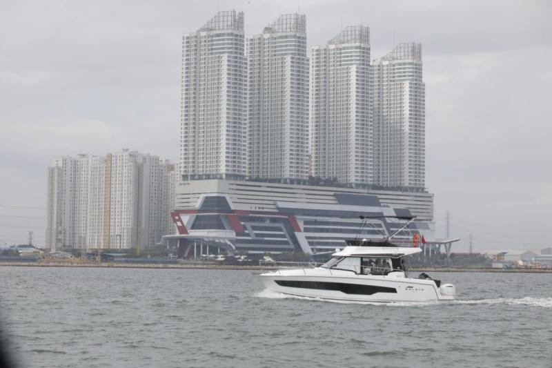 Kapal Yacht Milik Prilly Latuconsina dan Kevin Sanjaya Tawari Banyak Paket Liburan