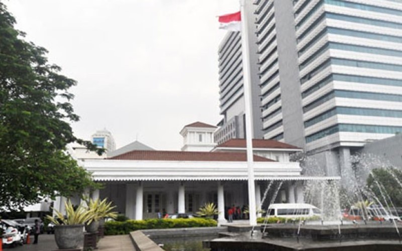 Dampak Sebaran Abu Vulkanik di Jakarta Mulai Membaik, ASN Pemprov DKI Ngantor seperti Biasa