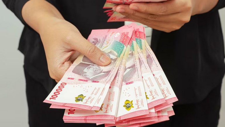 Rupiah Sore Ini Ditutup Melemah ke Rp16.456 per Dolar AS