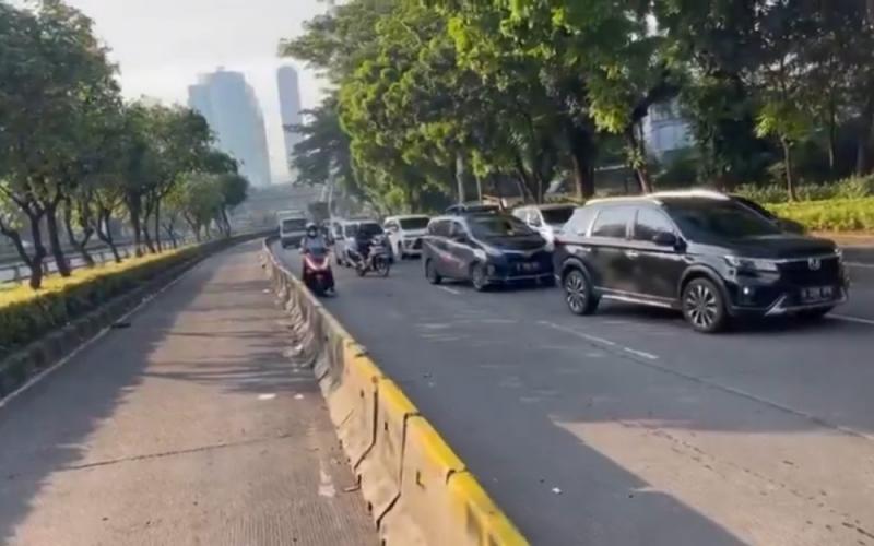 Lalu Lintas Arah Gedung DPR-MPR Belum Bisa Dilalui, Pengendara Diimbau Lewat Jalan Lain