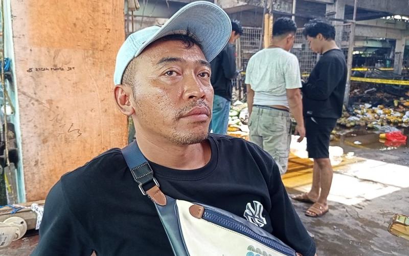 Pedagang Pepaya di Pasar Kramat Jati Rugi Rp100 Juta, 28 Ton Barang Dagangan Terbakar