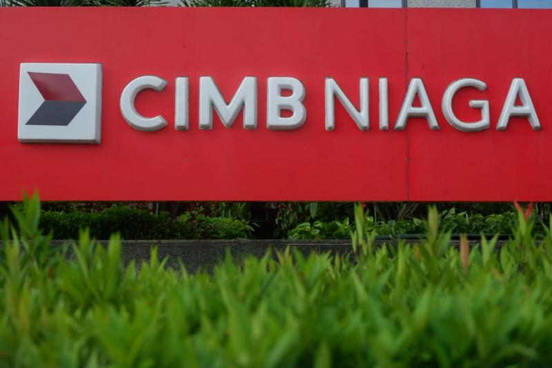 CIMB Dikabarkan Kaji Delisting BNGA, Sahamnya Menguat 16 Persen