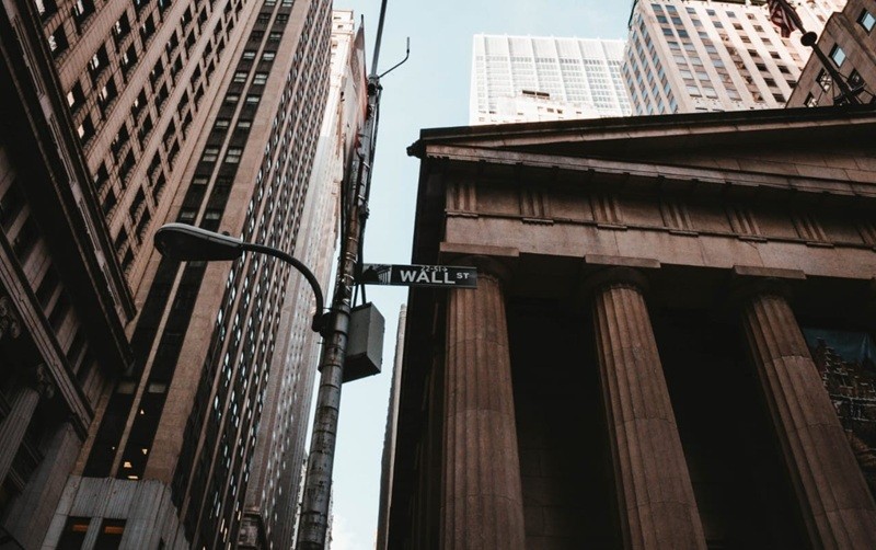 Wall Street Dibuka Naik Tajam Imbas Penurunan Harga Minyak