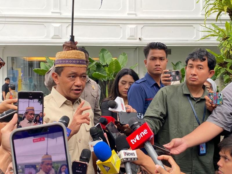 Prabowo Bentuk Satgas, Targetkan 100 GW PLTS dan Konversi 120 Juta Motor Listrik