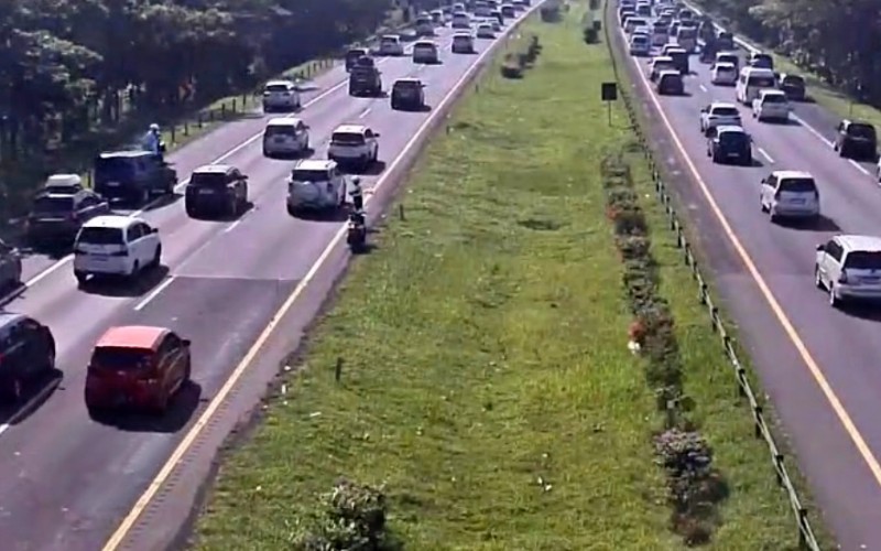 41 Ribu Kendaraan Melintasi Tol Cipali Jelang Lebaran, Bahu Jalan Jadi Biang Perlambatan