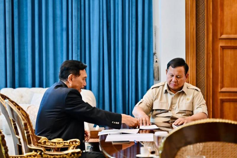 Prabowo Bertemu Luhut di Istana, Bahas Skenario Kebijakan Jaga Daya Beli