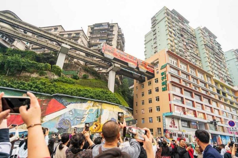 Pesona China yang Berbeda: Eksplor Keunikan Infrastruktur Chongqing dan Alam Zhangjiajie