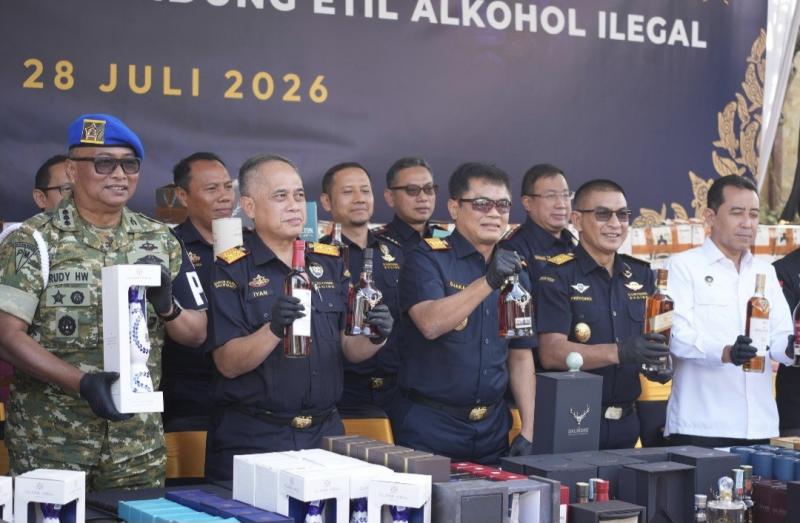 Bea Cukai dan BAIS TNI Gagalkan Peredaran 19 Ribu Botol Miras Ilegal, Nilainya Rp12,55 Miliar