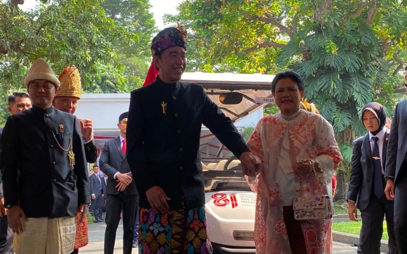 Jokowi Hadiri Upacara HUT ke-81 RI di Istana, Kenakan Baju Adat Bali