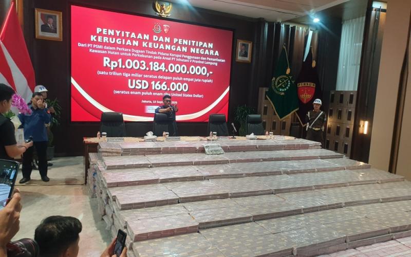Kejagung Pamer Tumpukan Uang Rp1 Triliun di Kasus Dugaan Korupsi Pemanfaatan Kawasan Hutan Inhutani