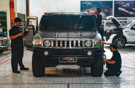 Porsche di Showroom PIK 2 Ditubruk Xpander, Siapa Owner Ivan’s Motor?